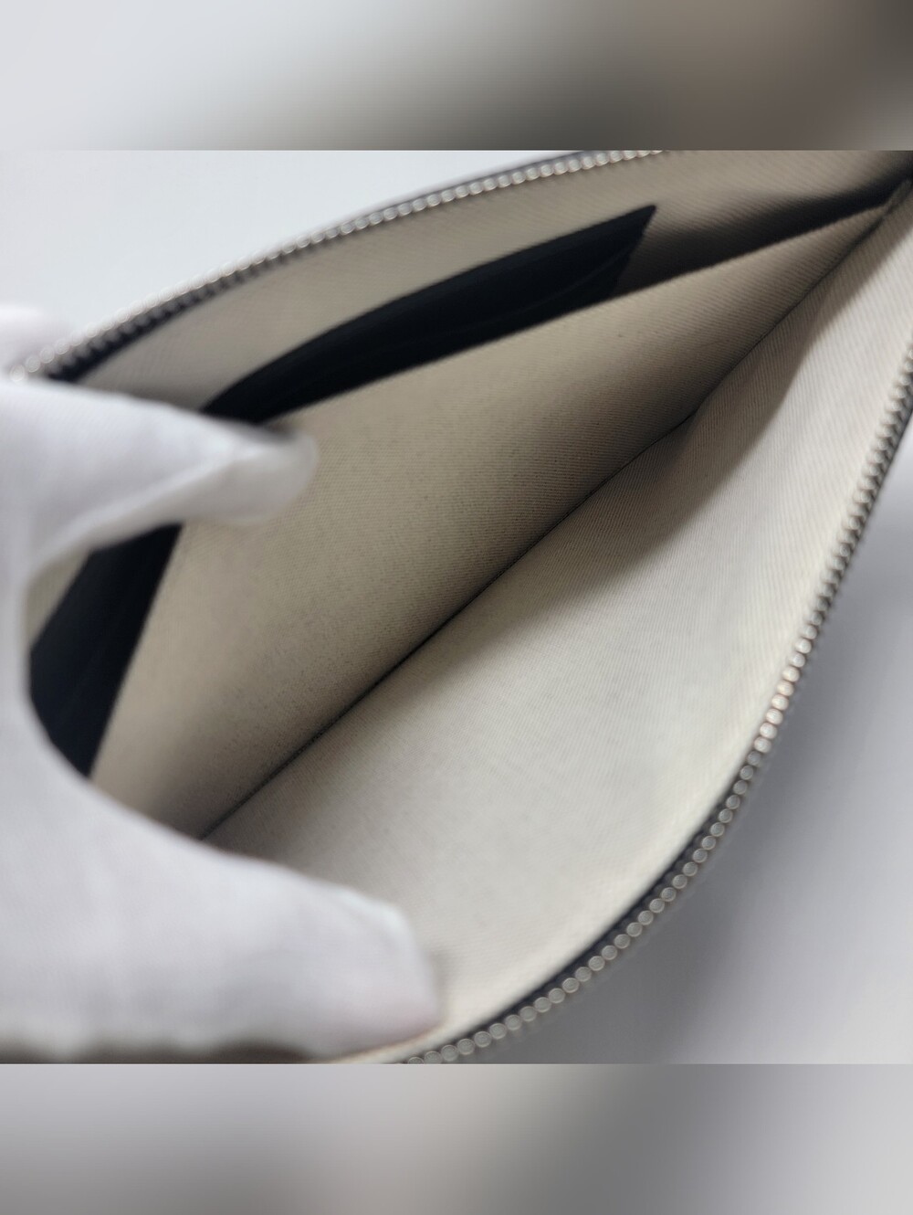 GUCCI GG Embossed Perforated Leather Wristlet Clutch - Picture 7 of 8